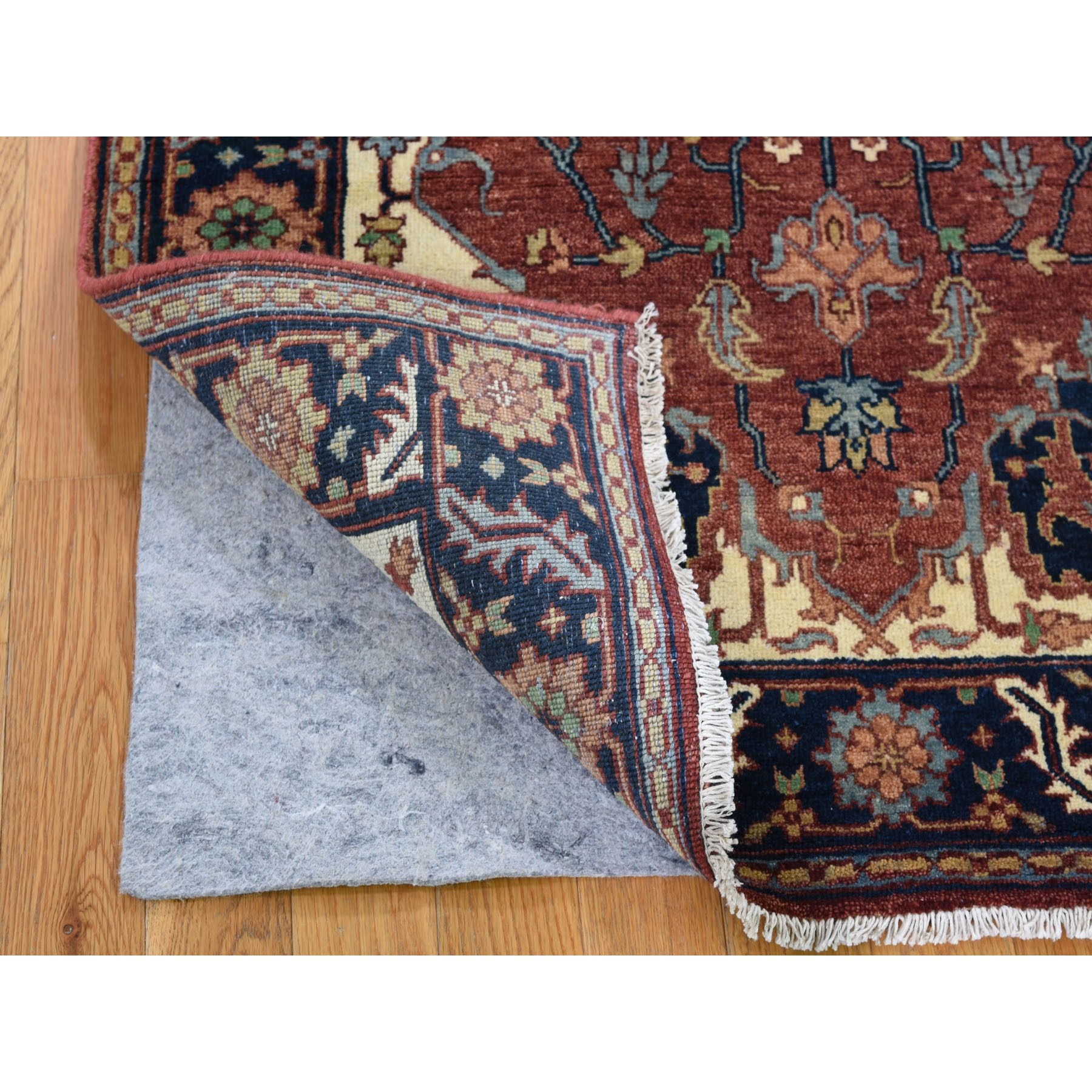 Traditional Wool Hand-Knotted Area Rug 3'2